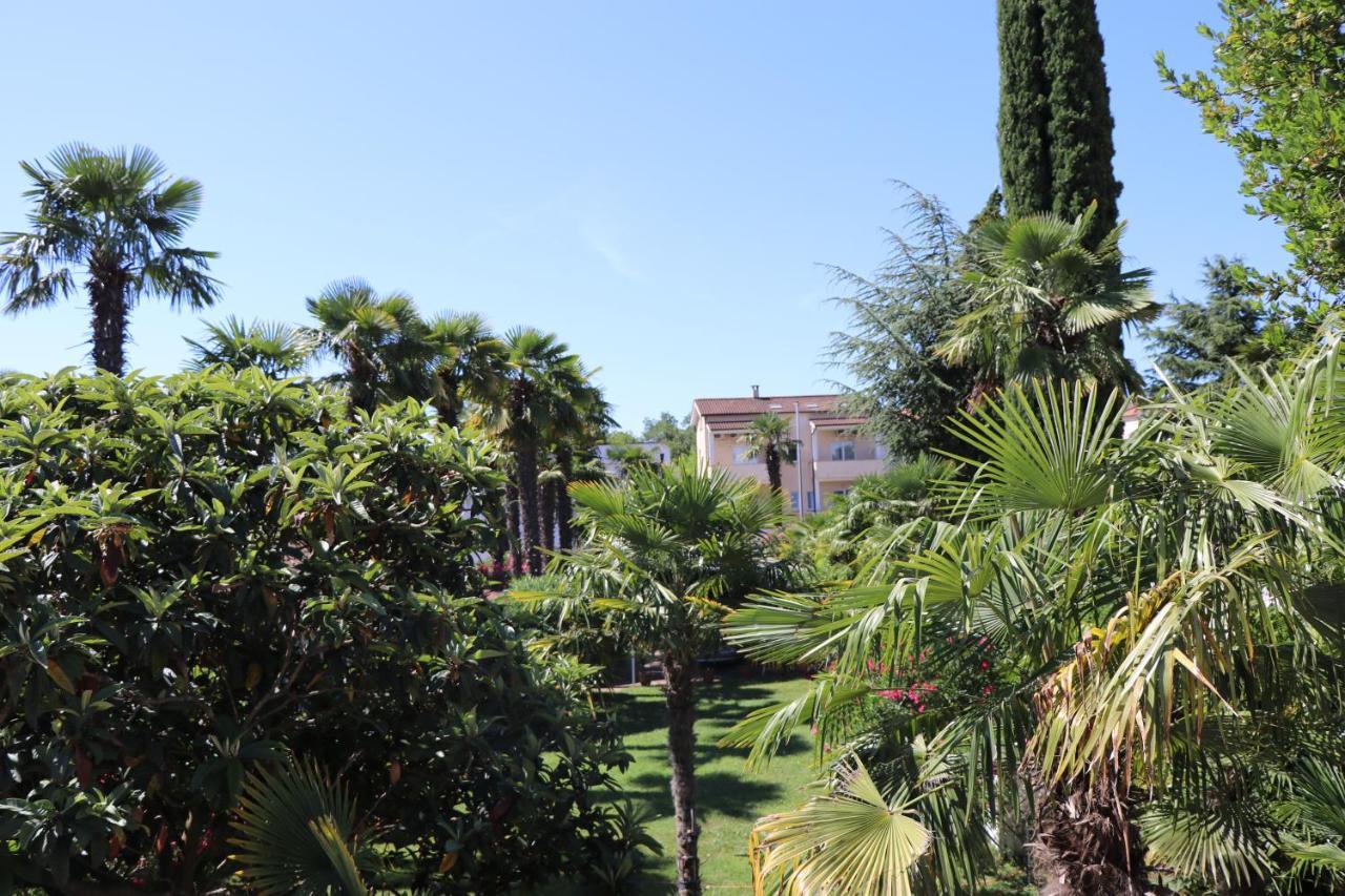 Sole 3 Hotel Porec Bagian luar foto
